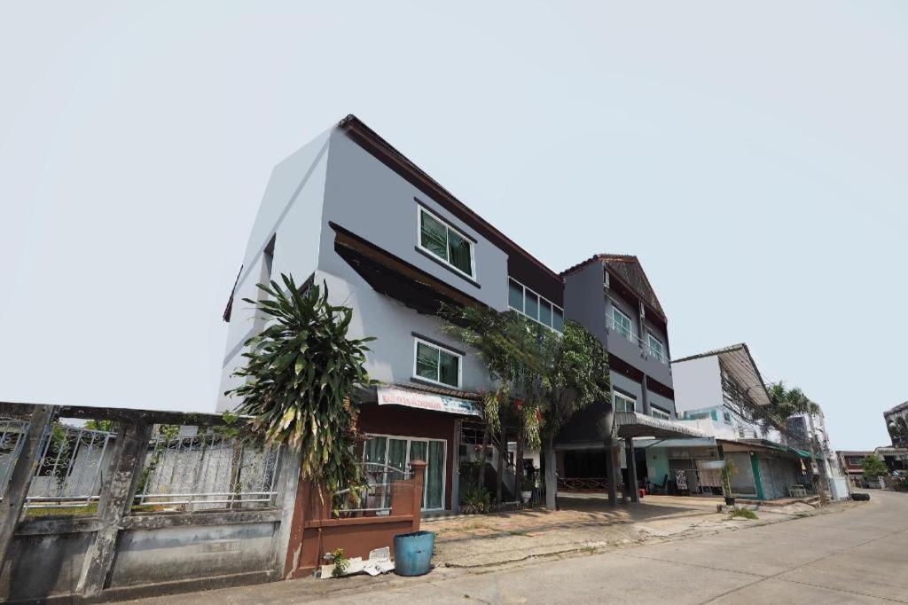 Bannsawasdee Aparthotel Chiang Rai Exterior foto