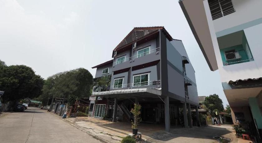 Bannsawasdee Aparthotel Chiang Rai Exterior foto